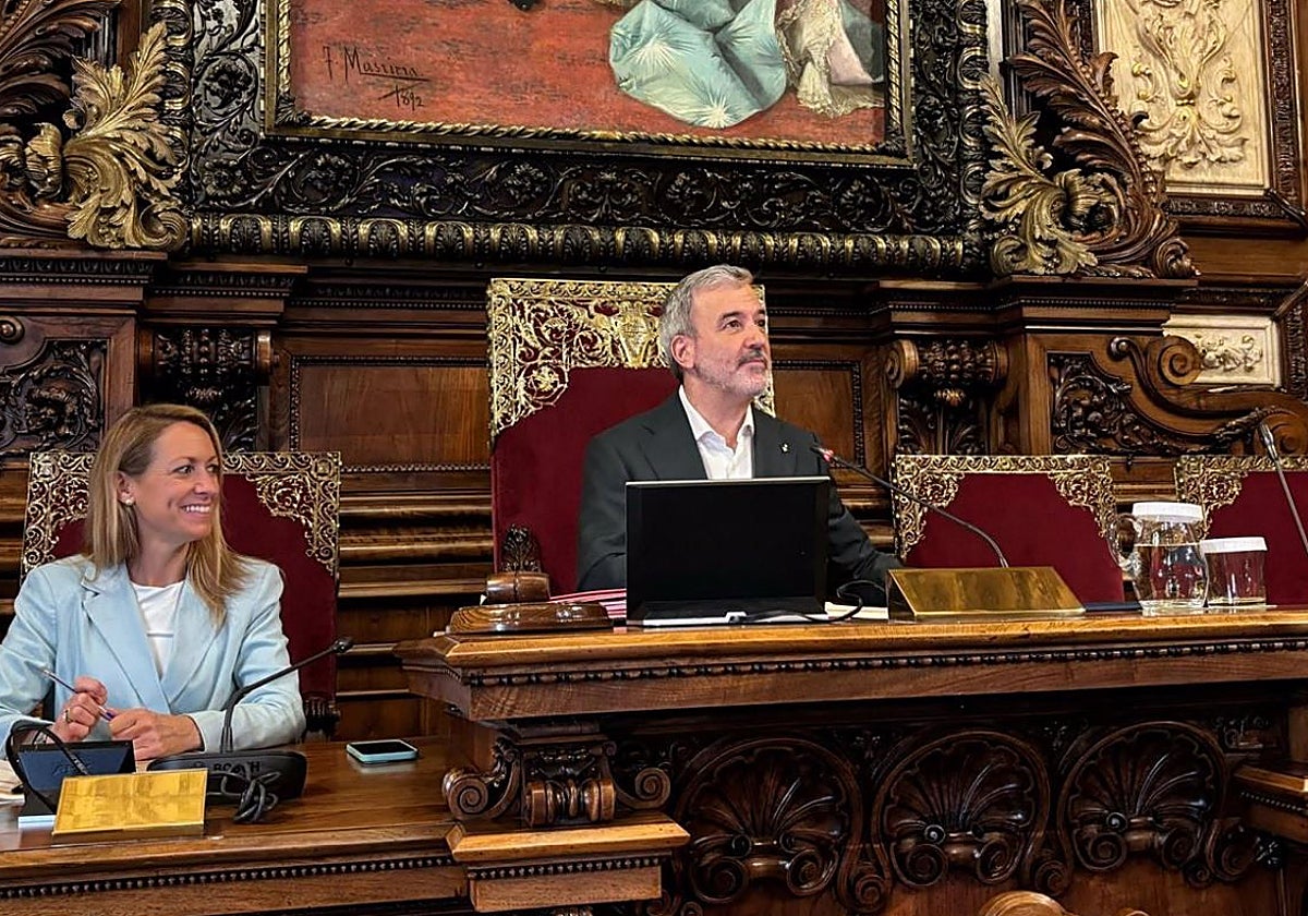 Collboni, y su número dos, durante el pleno de este viernes