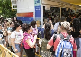 Quién firma hoy, domingo 8 de junio en la Feria del Libro 2025 de Madrid