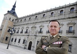 Antonio Izquierdo, exdirector del Museo del Ejército de Toledo: «Para los que tenemos ELA el tiempo no es vida; el tiempo es muerte»