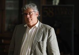 Juan Manuel de Prada reivindica su novela 'Cárcel de tinieblas' como «esperpento» al estilo de Valle Inclán