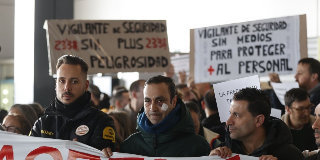 Condenan a un paciente a dos años y seis meses de prisión por agredir a un médico del chuac en la coruña