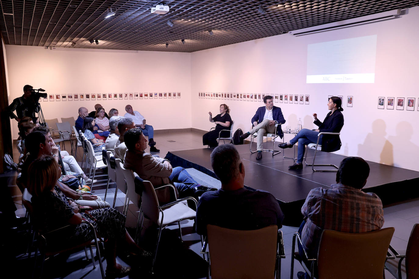 La intervención de Rosa Belmonte en el ciclo Opinión Abierta en Córdoba, en imágenes