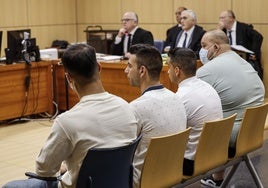 Los cuatro juzgados por violar a una menor en Valencia niegan la agresión: «Iba muy borracho y no lo recuerdo»