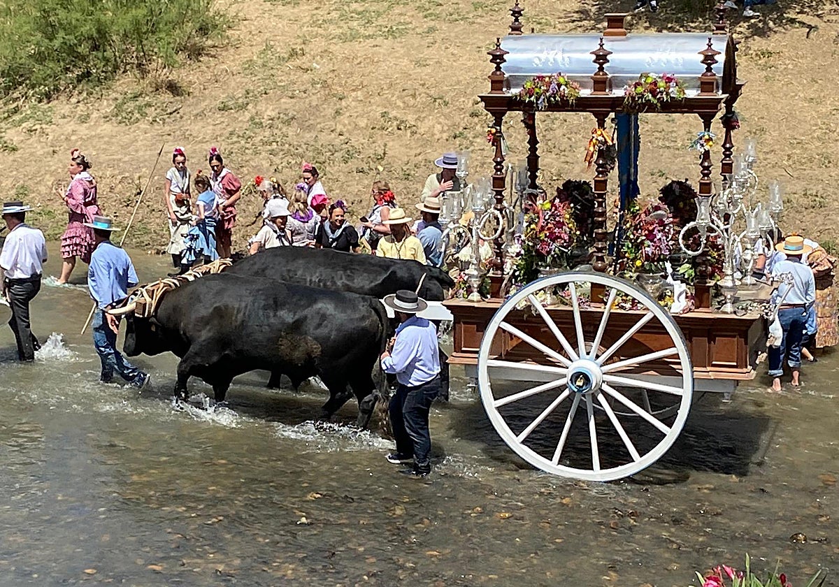 Cruce del Vado de Quema de la hermandad del Rocío de Montequinto (Dos Hermanas)