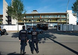 A juicio la exconsejera catalana de Salud por la demora en la vacunación de policías y guardias