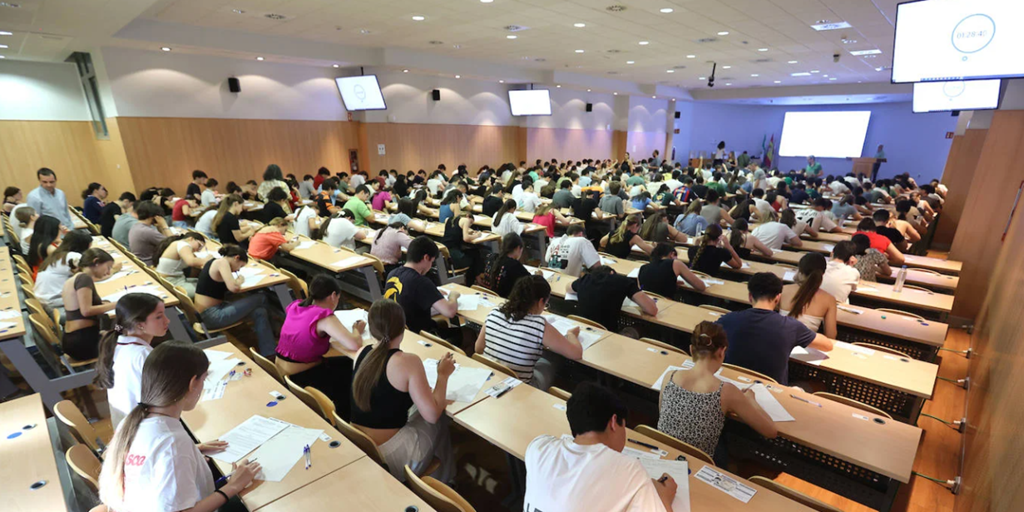 Selectividad 2025: las carreras más difíciles de entrar en andalucía con las notas más altas y las más demandadas