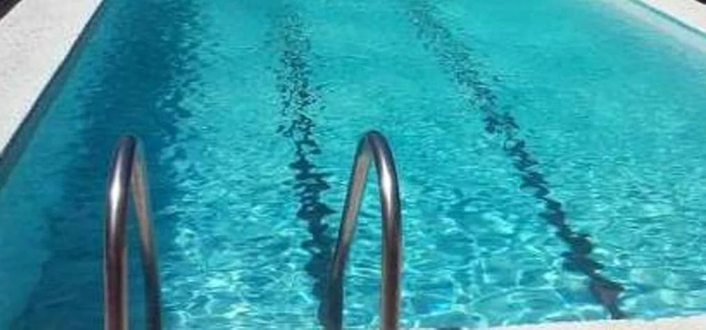 Muere un niño en mijas al ahogarse en una piscina