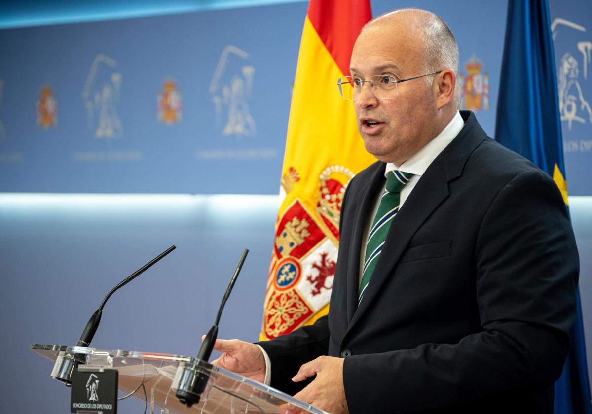 Miguel Tellado, portavoz del PP, durante la rueda de prensa en el Congreso
