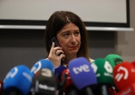 Leire Díez asegura que entregó un 'pendrive' con información judicializada a Santos Cerdán en Ferraz