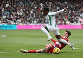 Los casos sin resolver en el Córdoba CF de Rubén Alves, Adilson y Carlos Isaac