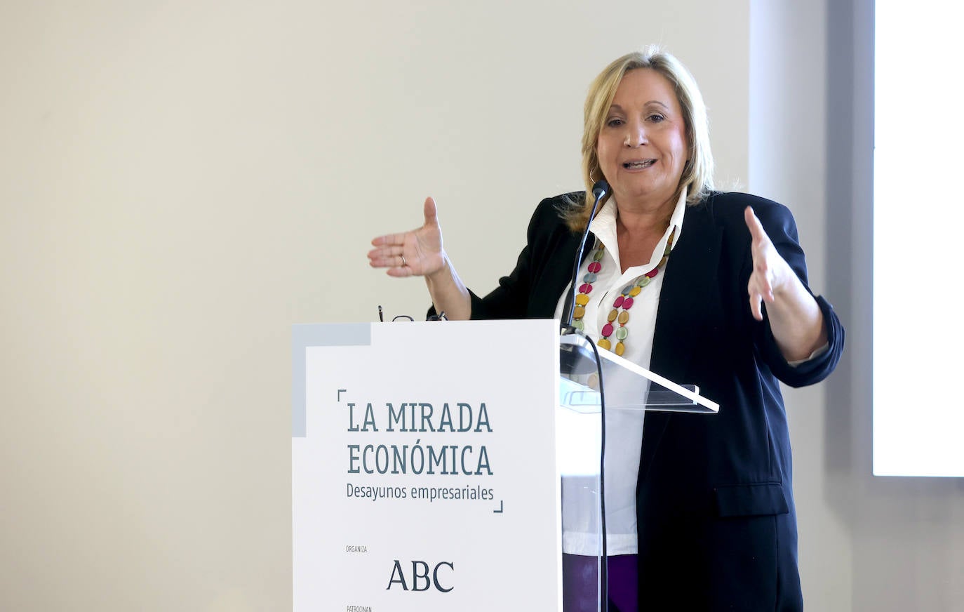 La participación de la viceconsejera de Agricultura en la Mirada Económica, en imágenes