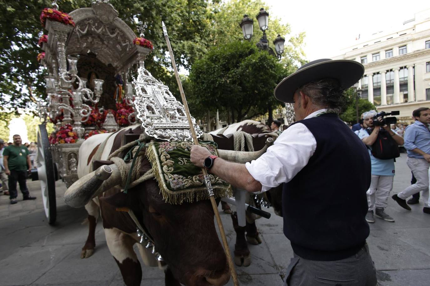 Salida de la Hermandad del Rocío de Sevilla en su peregrinación a la Aldea del Rocío