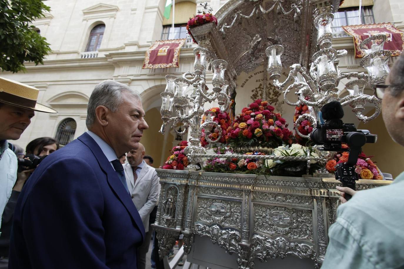 Salida de la Hermandad del Rocío de Sevilla en su peregrinación a la Aldea del Rocío