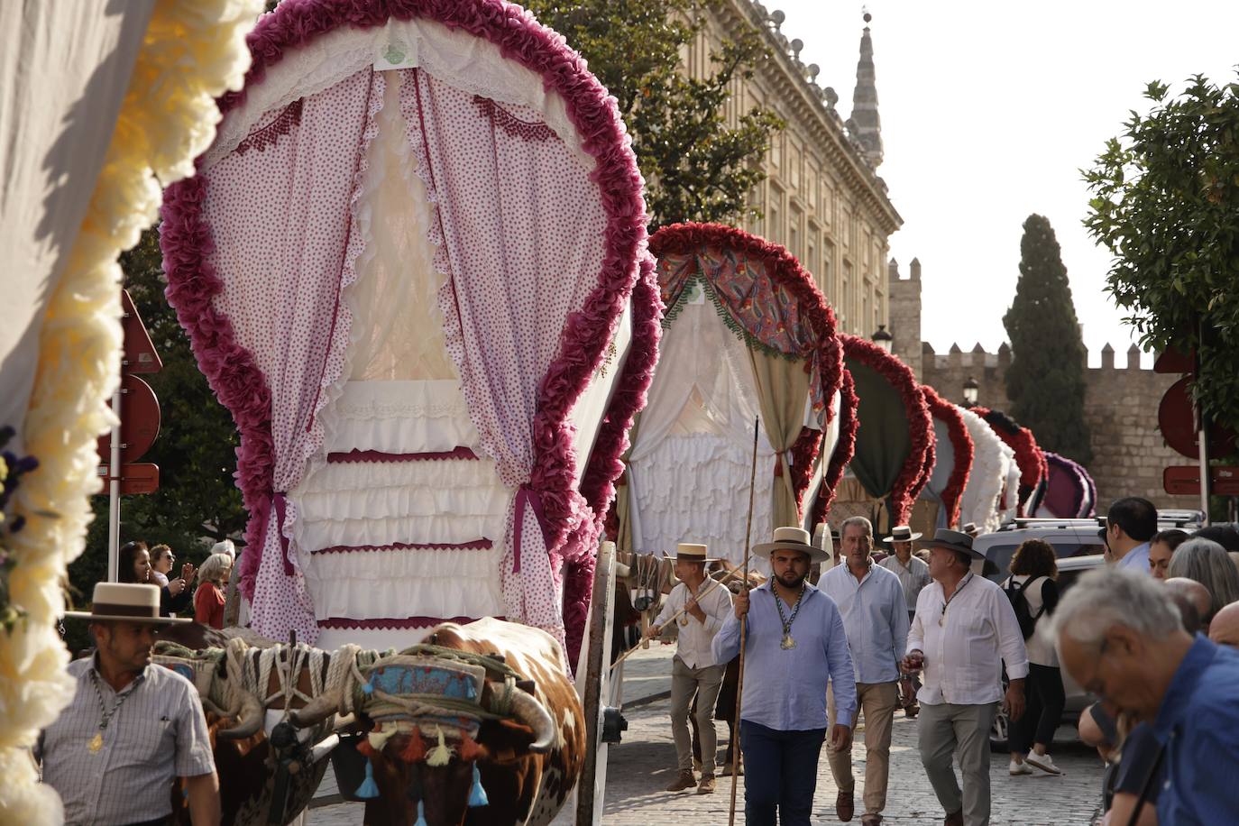 Salida de la Hermandad del Rocío de Sevilla en su peregrinación a la Aldea del Rocío