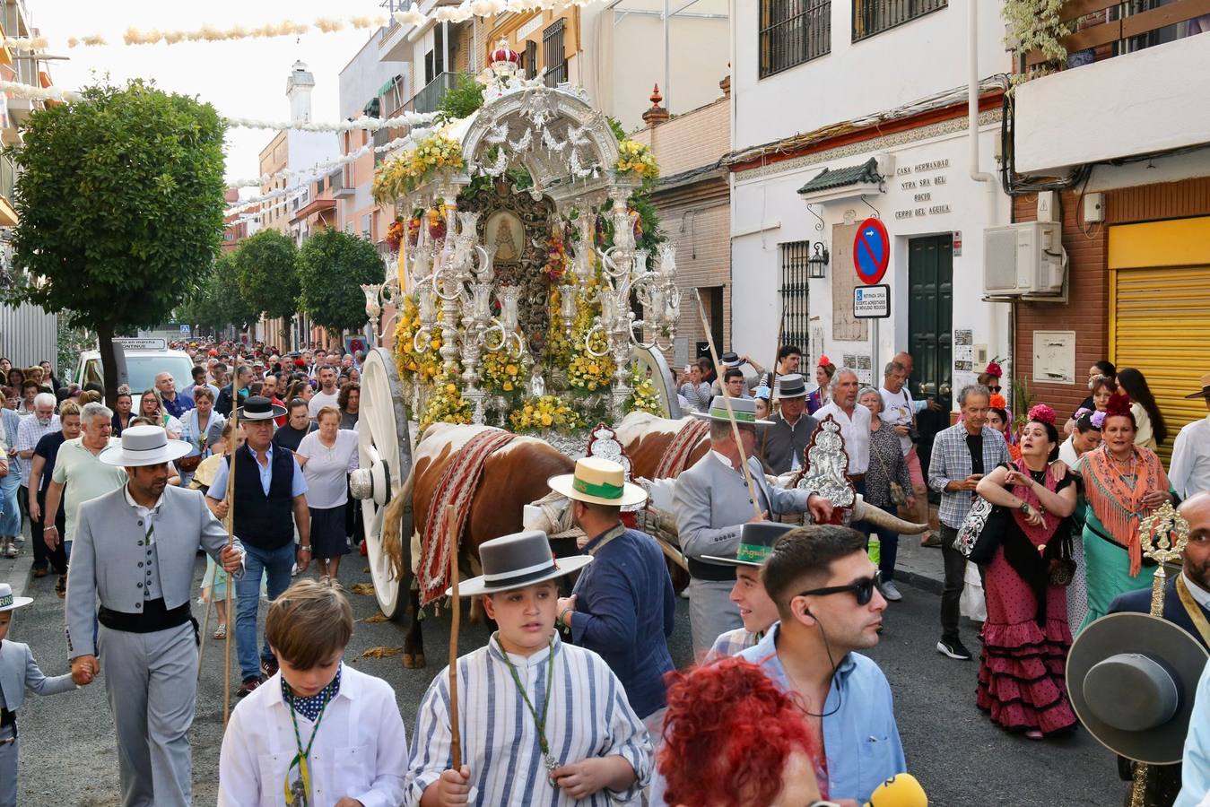 Primeros momentos de la peregrinación de la Hermandad del Rocío del Cerro del Águila