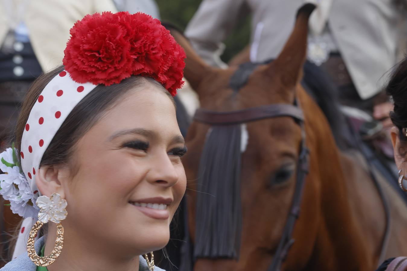 Primeros compases de peregrinación de la Hermandad del Rocío de Triana