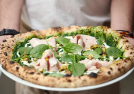 La pizzería de Barcelona que es considera la tercera mejor de Europa: cuál es, dónde está y precio de su carta