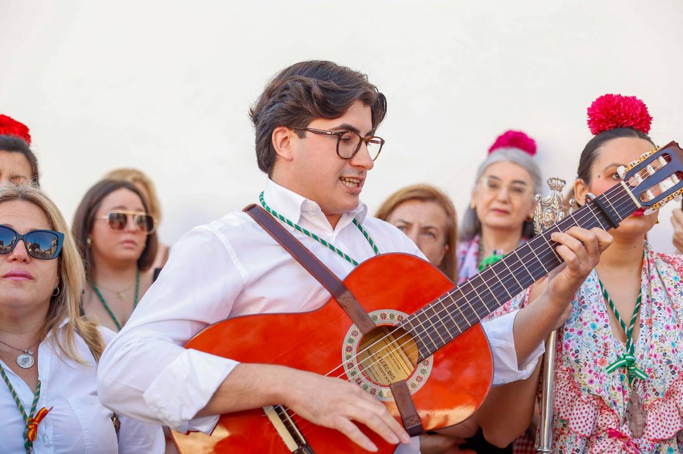 Salida de la hermandad de Pilas hacia la aldea del Rocío