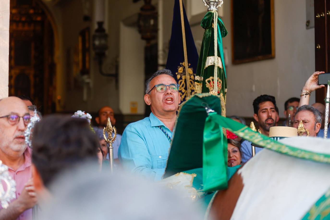 Salida de la hermandad de Pilas hacia la aldea del Rocío