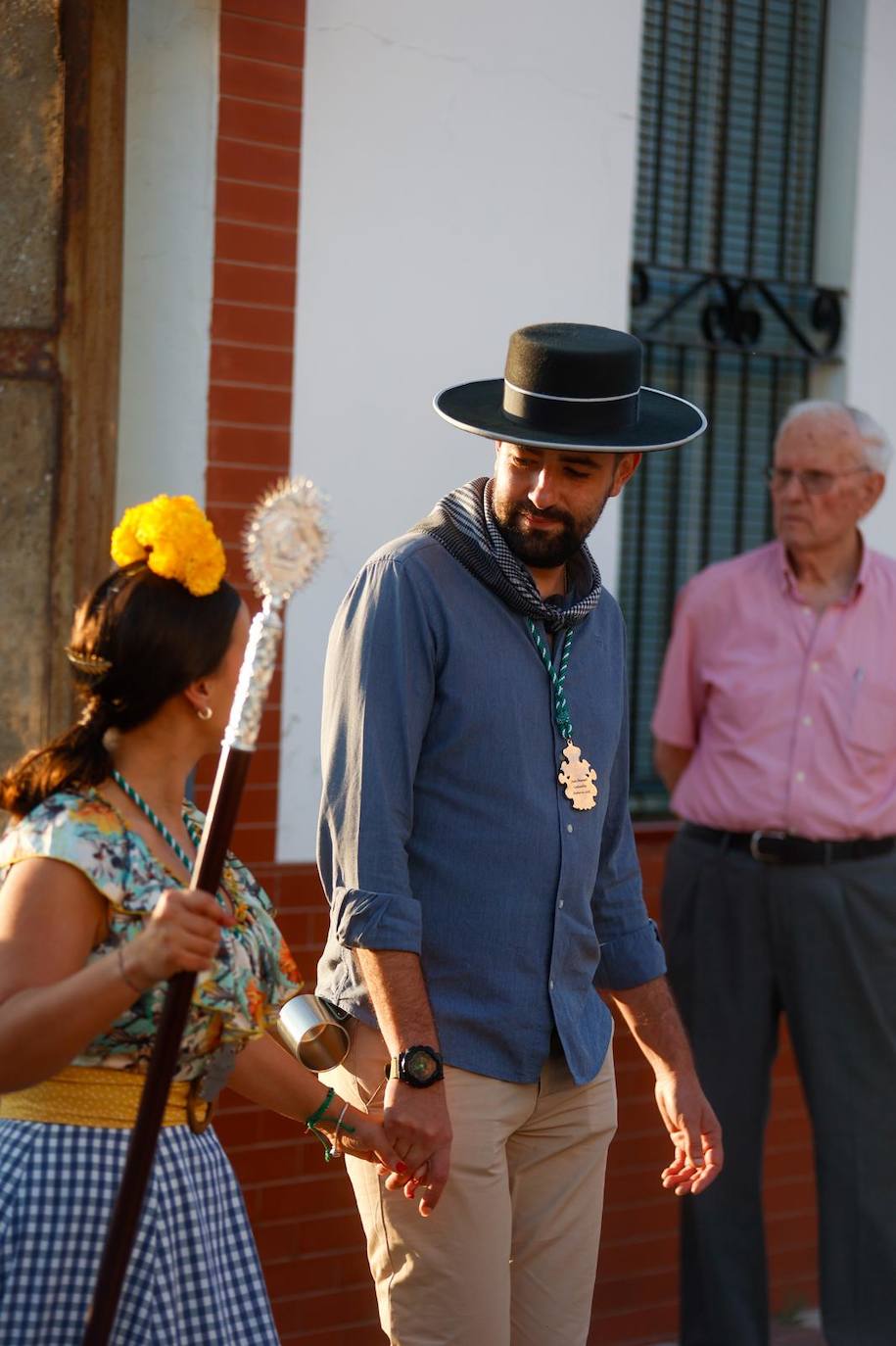 Salida de la hermandad de Pilas hacia la aldea del Rocío