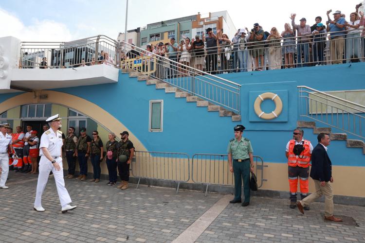 En el marco de los actos por el #DIFAS25, el Rey ha asistido a la exhibición dinámica en la Playa de las Alcaravaneras (Las Palmas de Gran Canaria)