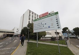La parada de taxis del Hospital Reina Sofía de Córdoba cambia de ubicación
