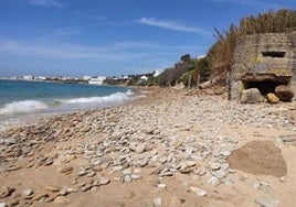 El Ayuntamiento de Barbate convoca una concentración este sábado en Los Caños por el deterioro de la playa