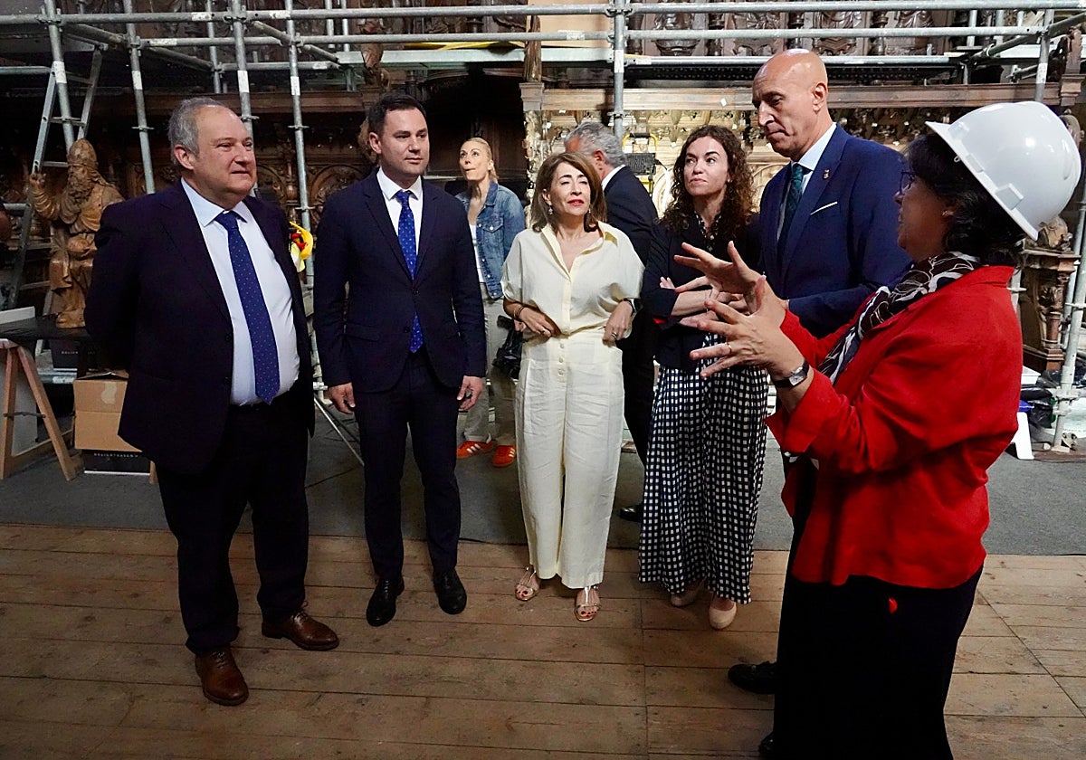 El ministro de Industria y Turismo, Jordi Hereu, junto a otras autoridades su visita al Parador de San Marcos en León