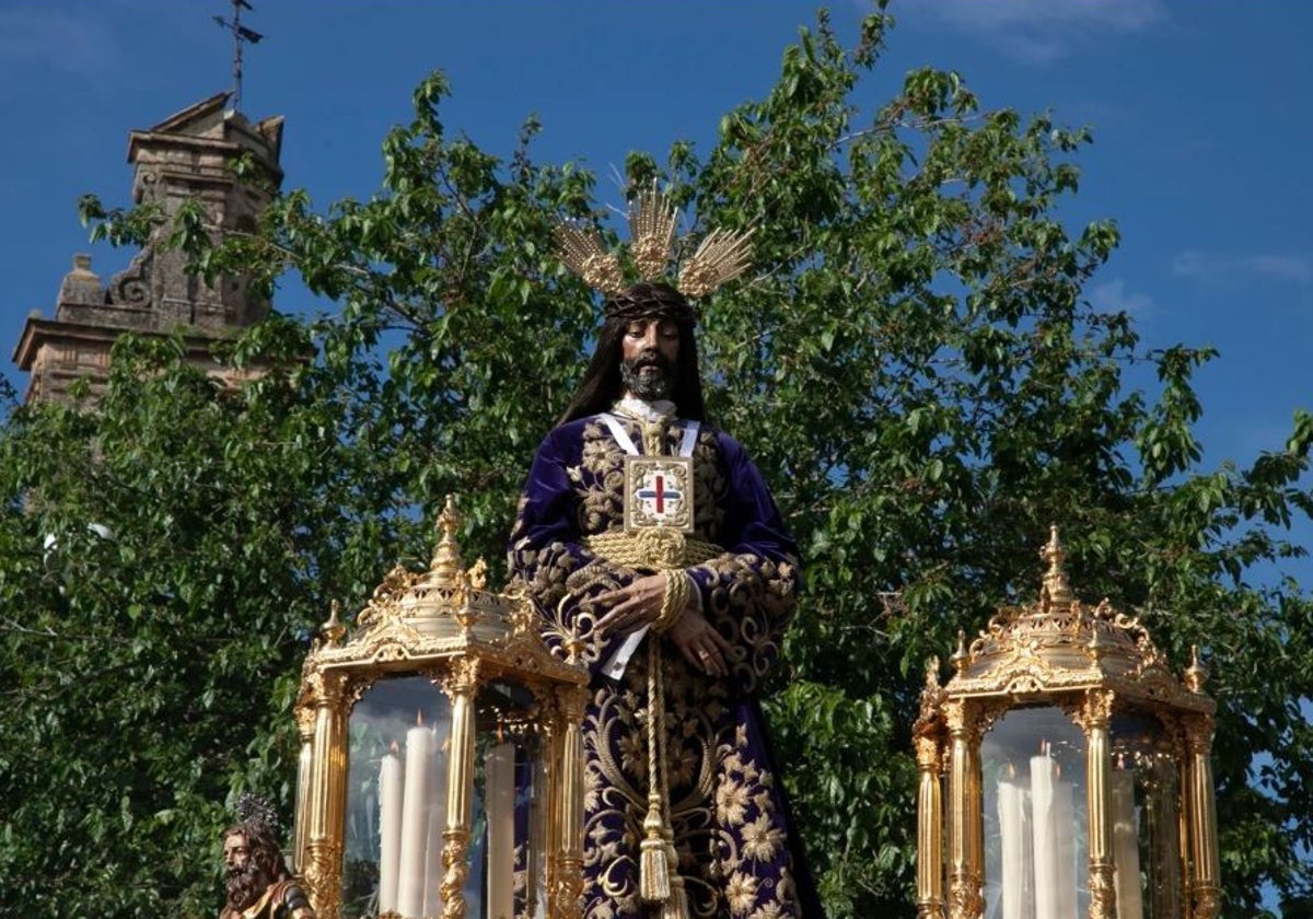 El Señor Rescatado, durante la estación de penitencia del Domingo de Ramos