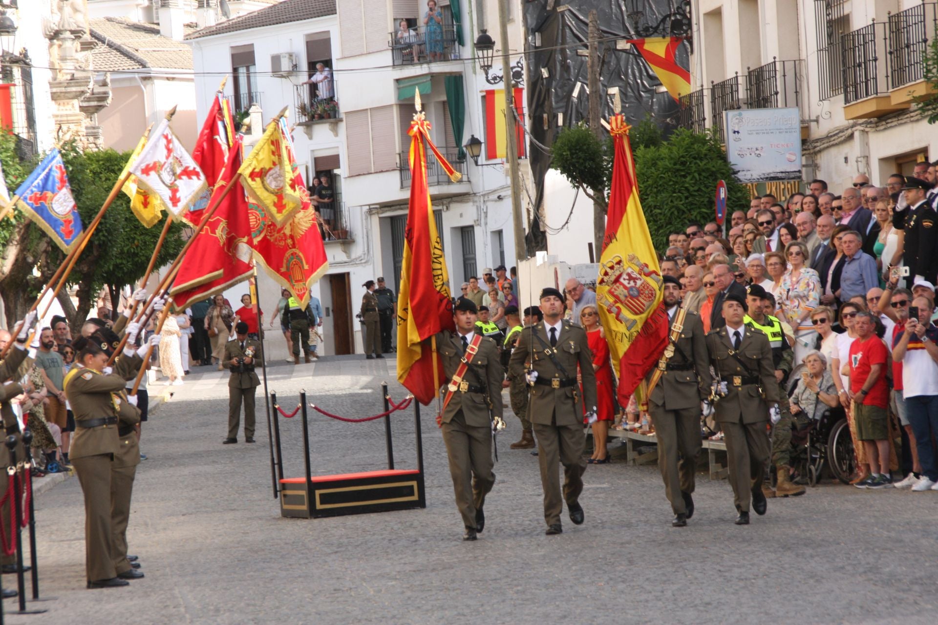 La emotiva jura de la bandera de España en Priego de Córdoba, en imágenes