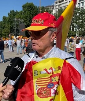 Imagen secundaria 2 - 1. Blanca y Marcos, de 18 años | 2. José Miguel, valenciano viviendo en Madrid | 3. Chema, de 68 años y vecino de la localidad madrileña de Getafe
