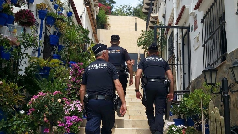 Policías franceses en Alicante