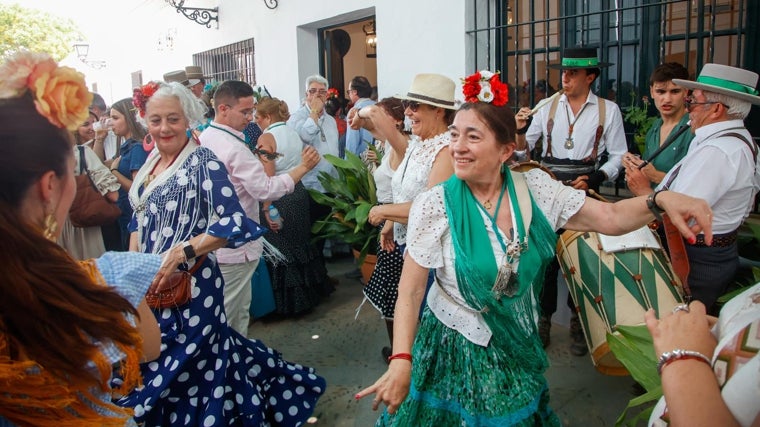 Ambiente en la casa de la hermandad de Triana