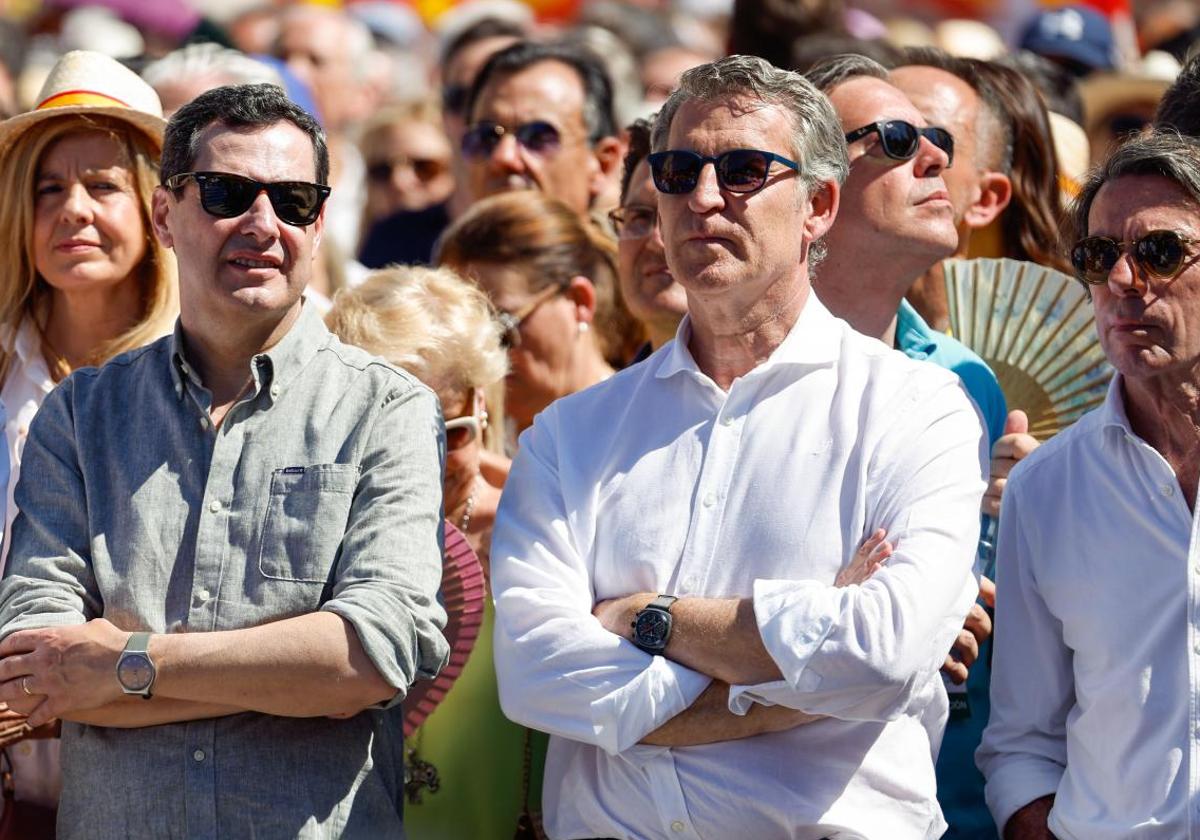 Moreno, junto a Feijoo y Aznar, en la protesta de este domingo