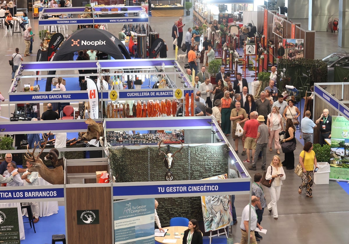 Asistentes a la feria cinegética de Córdoba Intercaza este pasado fin de semana