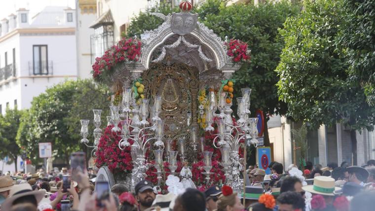 Carreta del simpecado del Rocío de Triana