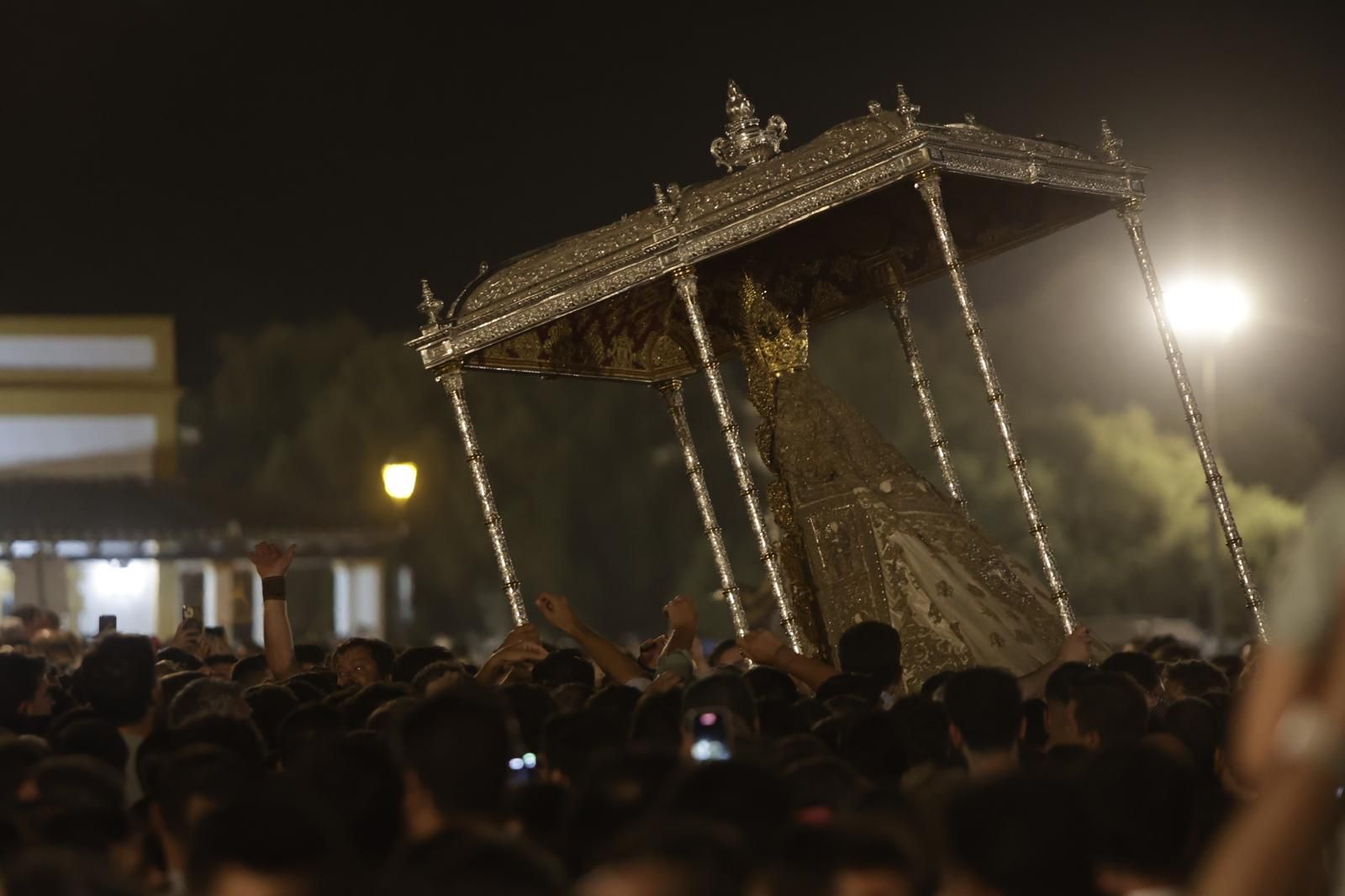 La Virgen del Rocío visita a Triana