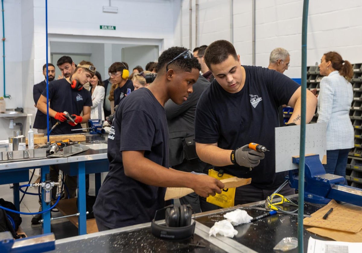 Estudiantes de FP en un instituto