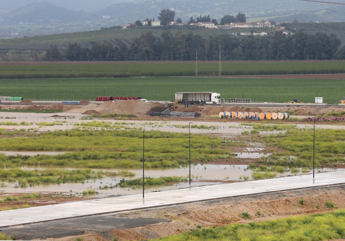 Obras de urbanización de la Base Logística, anexa al futuro parque empresarial de La Rinconada