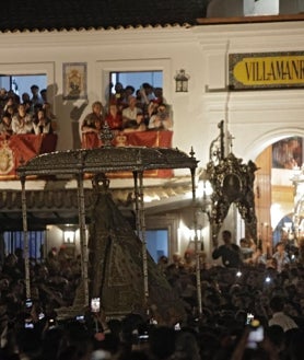 Imagen secundaria 2 - Los almonteños decidieron tomar otra vía y no acercar las andas a la filial más antigua