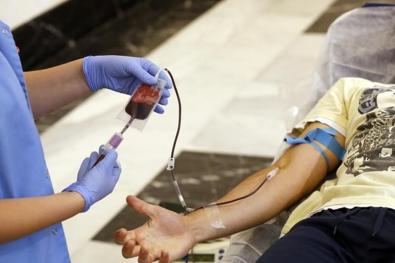 Un cordobés donando sangre