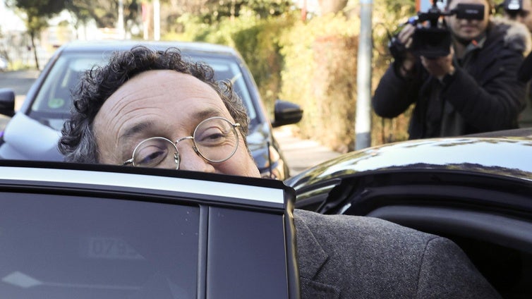 El juez apunta al presidente y Moncloa ordena blindar a Ortiz