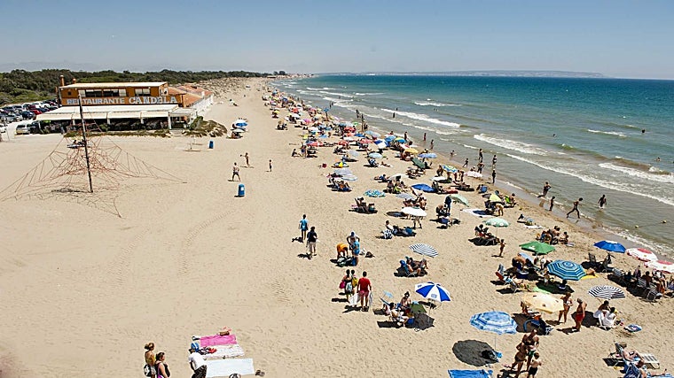 Imagen de archivo de la playa de la Marina