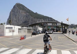 De suprimir el paso fronterizo a políticas sobre fiscalidad o corrupción: los detalles del acuerdo sobre Gibraltar entre España, Reino Unido y la UE
