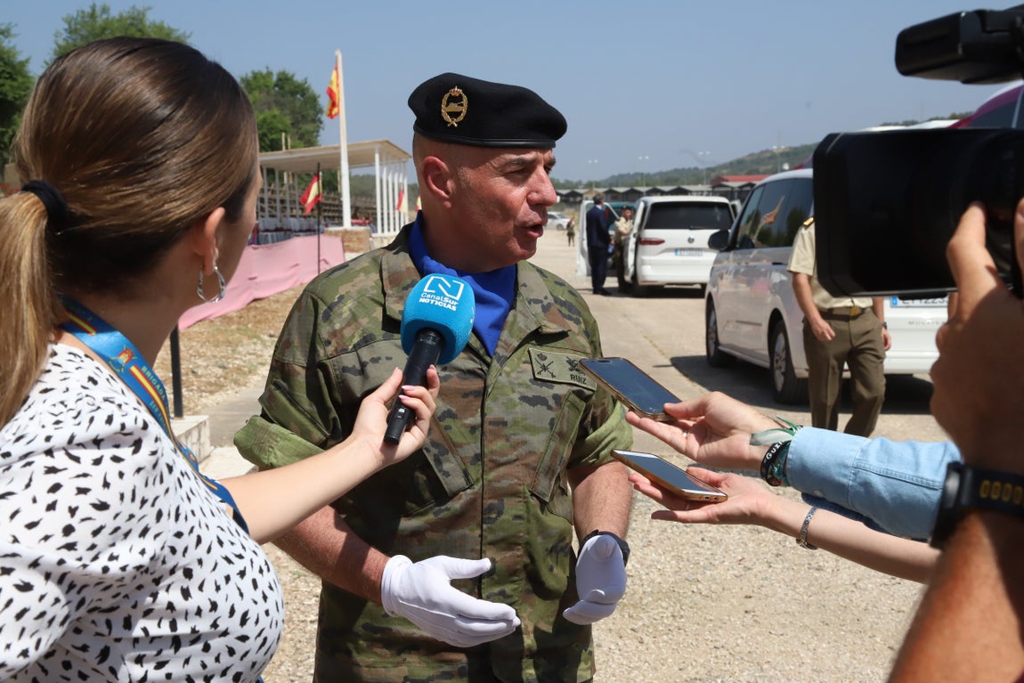 La brillante parada militar de la BRI X en Cerro Muriano, en imágenes