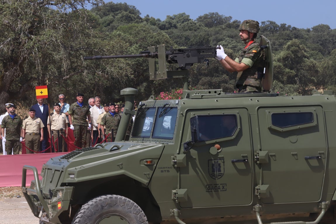 La brillante parada militar de la BRI X en Cerro Muriano, en imágenes