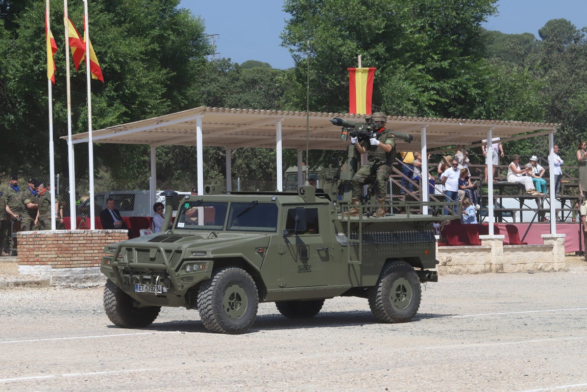 La brillante parada militar de la BRI X en Cerro Muriano, en imágenes