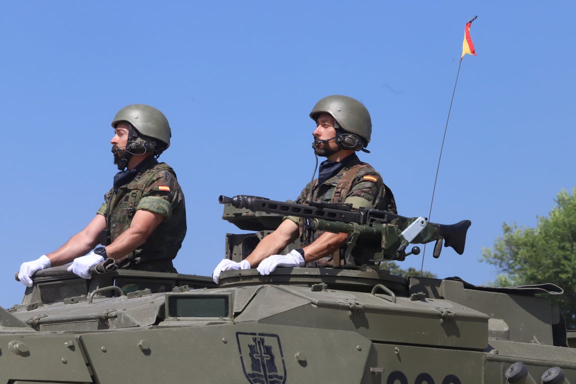 La brillante parada militar de la BRI X en Cerro Muriano, en imágenes