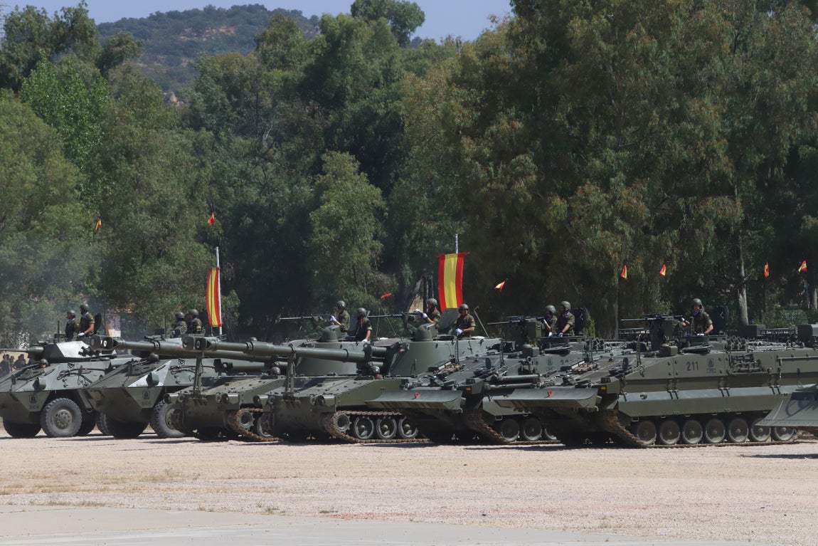 La brillante parada militar de la BRI X en Cerro Muriano, en imágenes