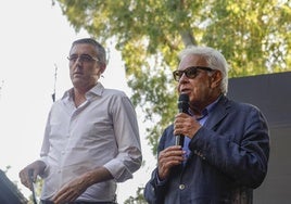 Eduardo Madina reivindica el viejo PSOE ante Felipe González, que lo señala como su candidato